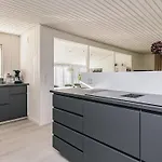4 Star In Vaeggerlose Hébergement de vacances Bøtø By