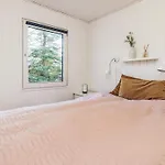 4 Star In Vaeggerlose Hébergement de vacances Bøtø By