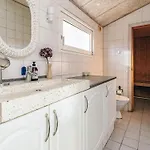 4 Star In Vaeggerlose Hébergement de vacances Bøtø By