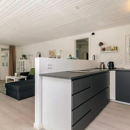 4 Star In Vaeggerlose Prázdninový dům Bøtø By