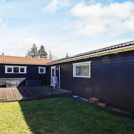 4 Star In Vaeggerlose Feriehus