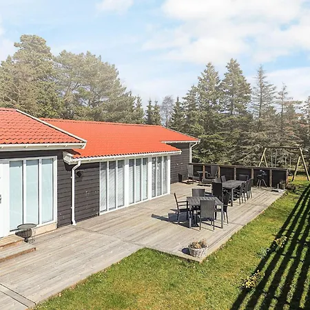 4 Star In Vaeggerlose Feriehus Bøtø By