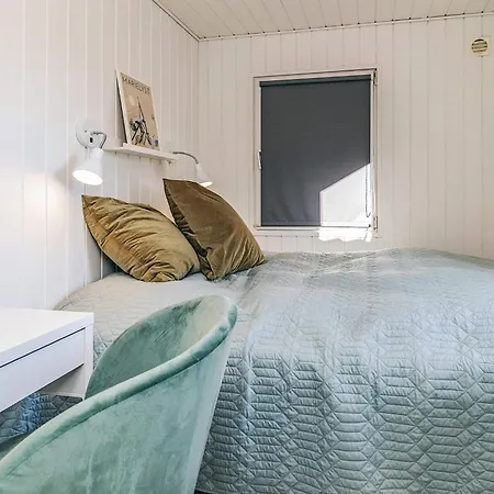 4 Star In Vaeggerlose Bøtø By
