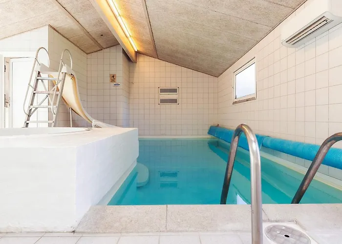 4 Star In Vaeggerlose Feriehus *