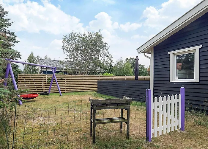 4 Star In Vaeggerlose Feriehus Bøtø By