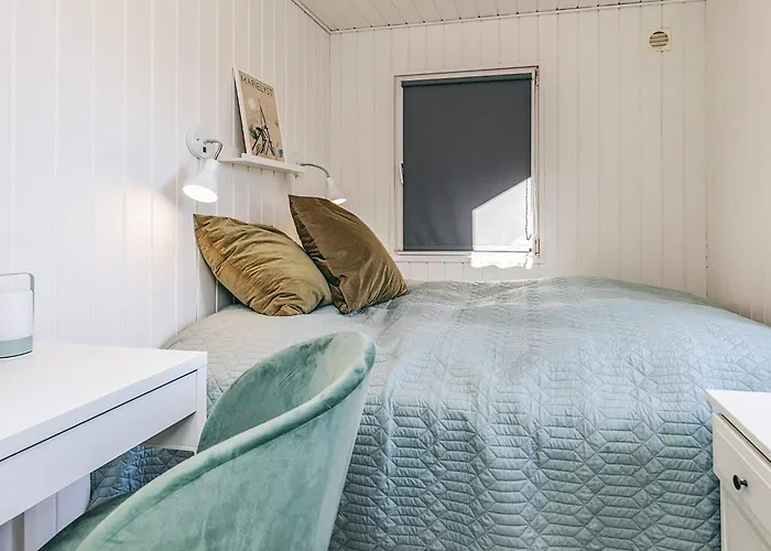 4 Star In Vaeggerlose Bøtø By
