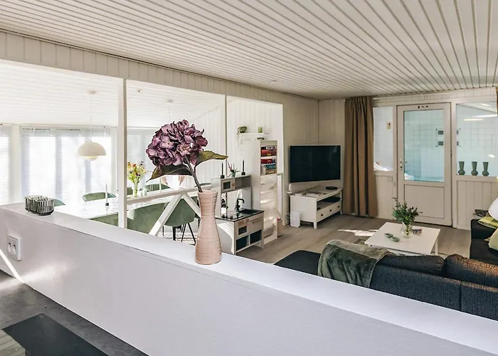 4 Star In Vaeggerlose Feriehus Bøtø By